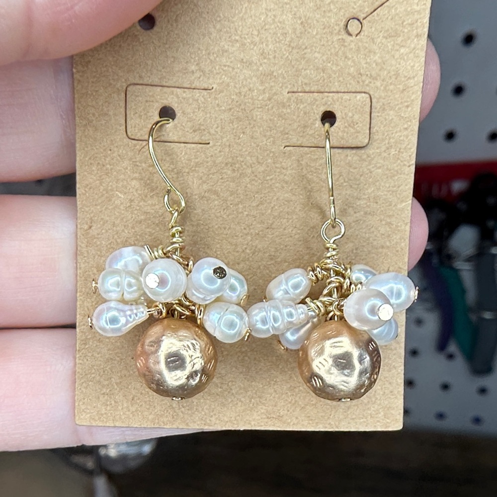 💛New Gold and Pearl Cluster Earrings